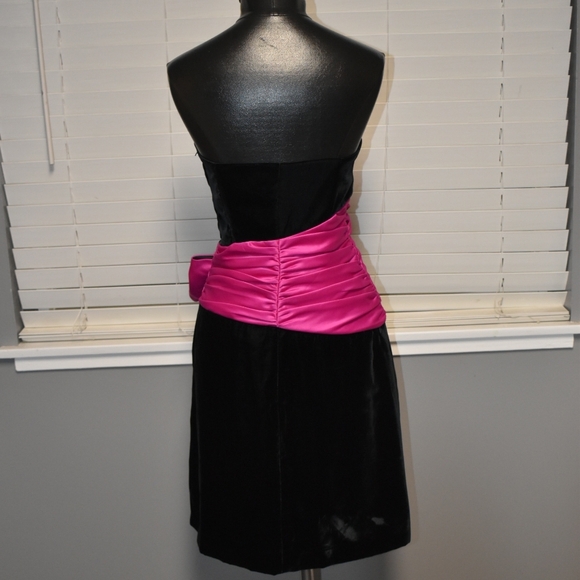 Betsey Johnson Black Strapless Dress with Pink Bow - Picture 3 of 5